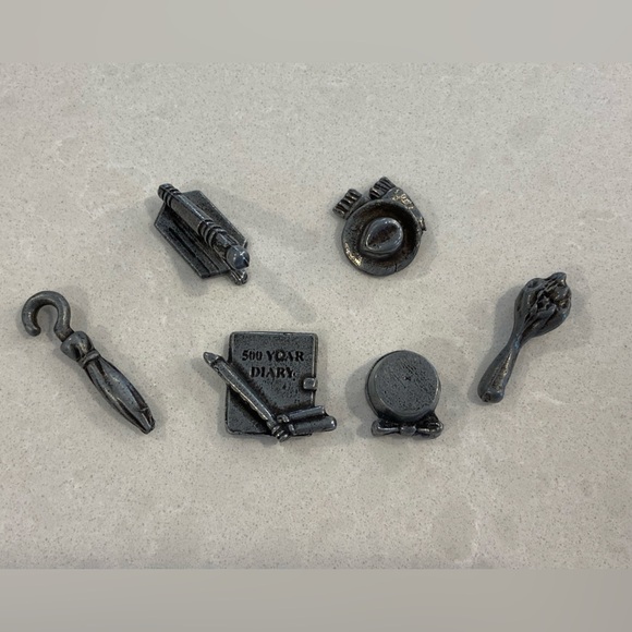 Doctor Who 50th Anniversary Collector's Edition Monopoly - Picture 6 of 14